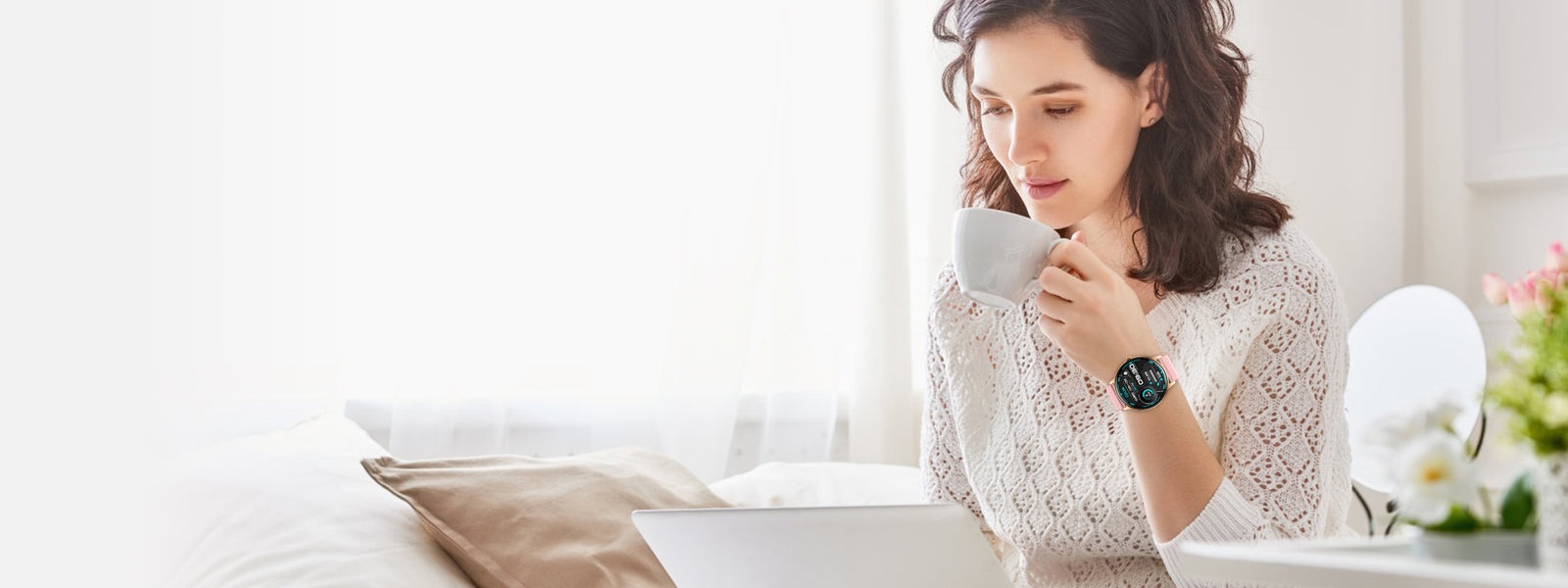 Reloj inteligente i10 escena de vida (1920x720)-1